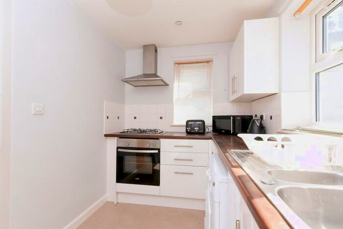 1 Bedroom Apartment To Rent In Kingsland Road, CF5