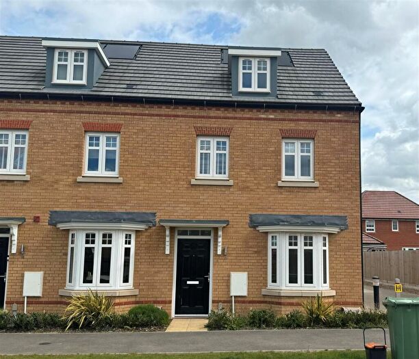 3 Bedroom Semi-Detached House To Rent In Platinum Way, Borden, Sittingbourne, ME10