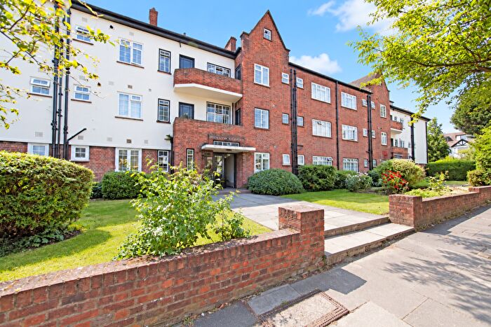 2 Bedroom Apartment For Sale In Brentwood Lodge, Holmdale Gardens, Hendon, Barnet, London, NW4