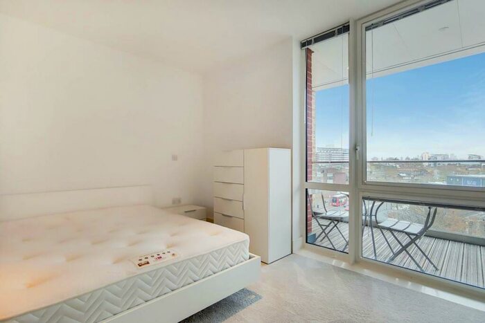 1 Bedroom Flat To Rent In Plumstead Road, Woolwich, London, SE18