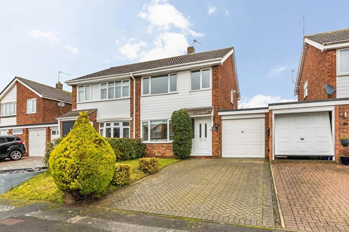 3 Bedroom Semi-Detached House For Sale In Windrush Way, Abingdon, OX14