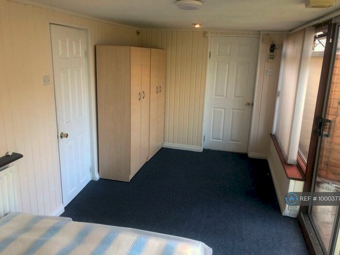 Studio To Rent In Holyrood Avenue, Harrow, HA2