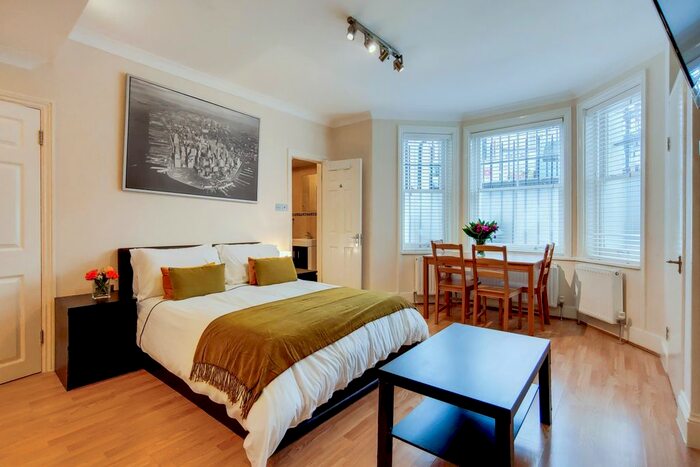 1 Bedroom Flat To Rent In Hogarth Road, London, SW5