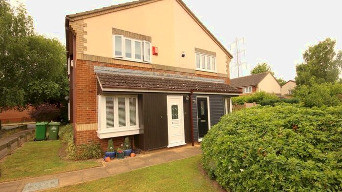 1 Bedroom Cluster House To Rent In Denny Gate, Cheshunt, Waltham Cross, EN8