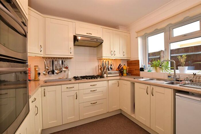 4 Bedroom Detached House For Sale In School Road, Billericay, Essex, CM12