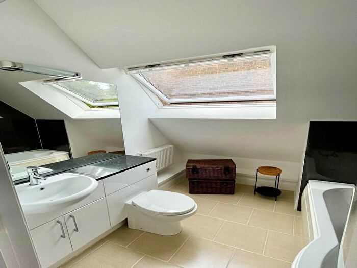 2 Bedroom Flat To Rent In Clepington Road, Dundee, DD3