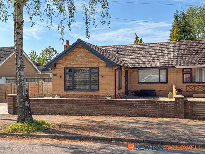 3 Bedroom Semi-Detached Bungalow For Sale In Village Way, Farndon, NG24