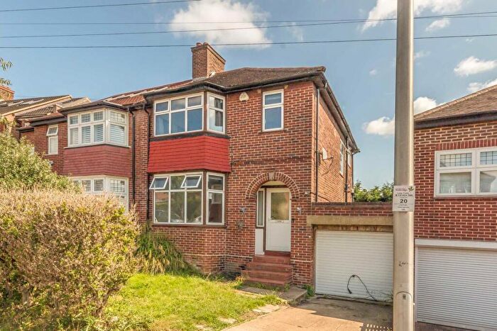 3 Bedroom Semi Detached House To Rent In Forest Approach, Woodford Green, IG8