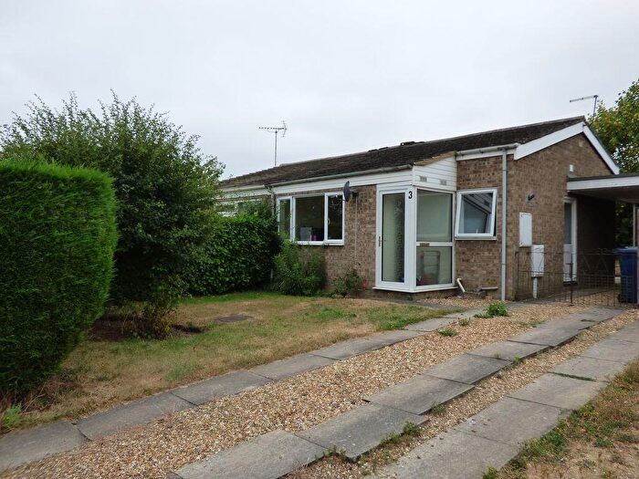 2 Bedroom Bungalow To Rent In Wheatley Crescent, Bluntisham, Huntingdon, Cambridgeshire, PE28