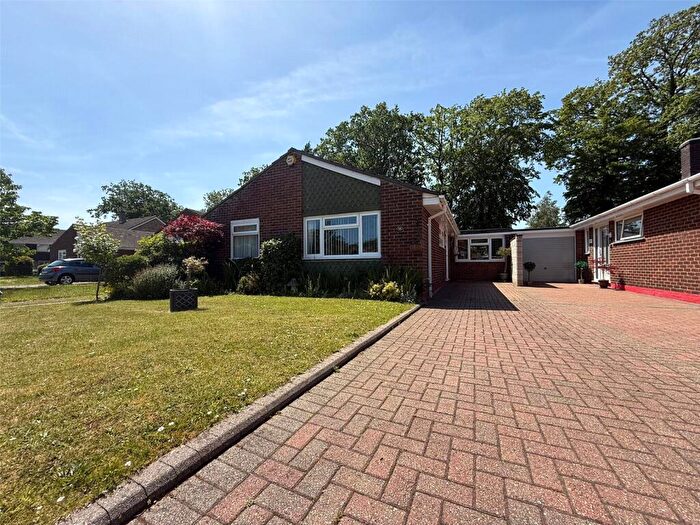 3 Bedroom Bungalow For Sale In Ambleside Close, Mytchett, Camberley, Surrey, GU16