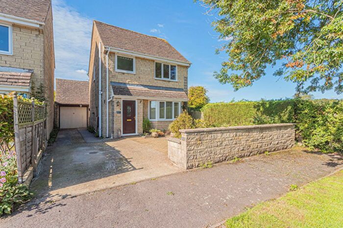 3 Bedroom Detached House For Sale In Longtree Close, Tetbury, GL8