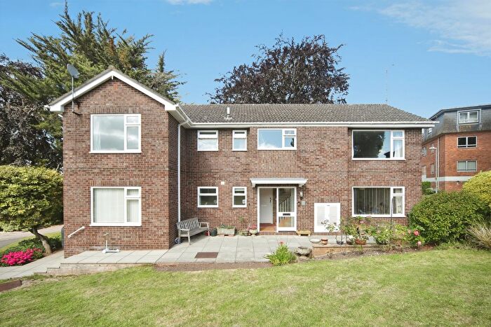 3 Bedroom Flat For Sale In Compass Rise, Taunton, TA1