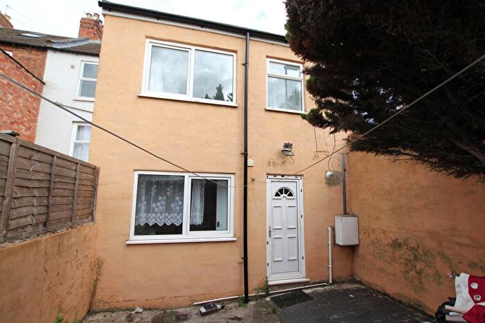 2 Bedroom House To Rent In Palmerston Road, Northampton, NN1