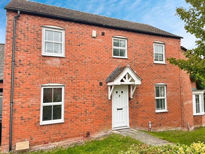 3 Bedroom Semi-Detached House To Rent In St. Peters Way, Stratford-upon-Avon, CV37