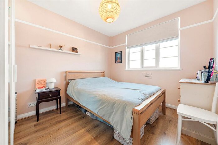 1 Bedroom Flat For Sale In Sherbourne Court, Elmers End Road, Anerley, London, SE20