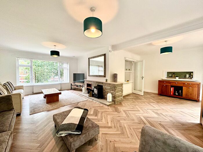 4 Bedroom Detached House To Rent In Ipswich Road, Bournemouth, BH4