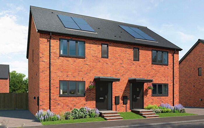 3 Bedroom Detached House For Sale In Ashby Road, Daventry, NN11