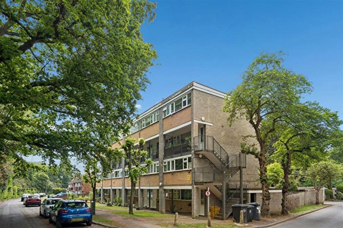 2 Bedroom Flat For Sale In Link Way, Denham Green, UB9