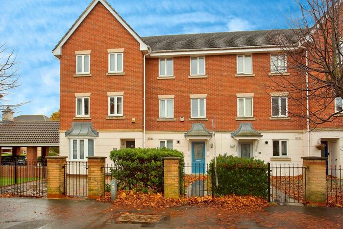 4 Bedroom Town House To Rent In Heritage Way, Gosport, PO12