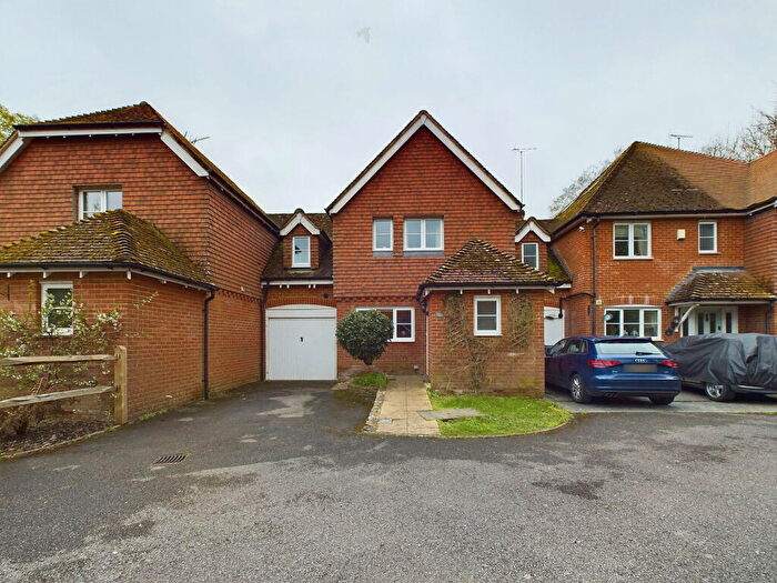 3 Bedroom Mews For Sale In High Trees, Fittleworth, Pulborough, RH20