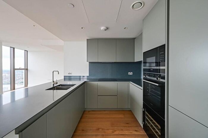 3 Bedroom Flat For Sale In South Quay Plaza, Canary Wharf, E14