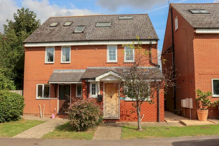 4 Bedroom Terraced House To Rent In Bridge Road, Alresford, Hampshire, SO24