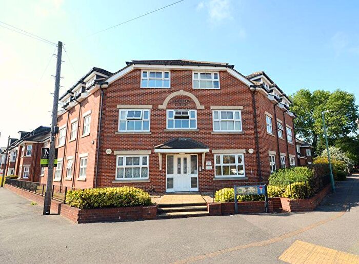 2 Bedroom Flat For Sale In Egerton Gardens, Bournemouth, BH8