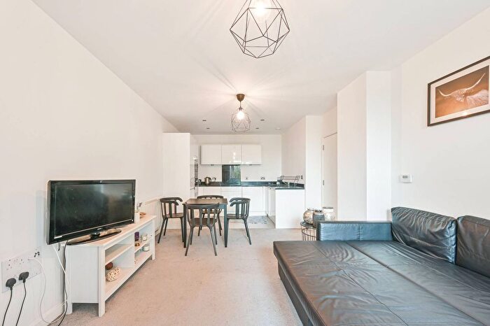 1 Bedroom Flat For Sale In Cricklewood, Cricklewood, London, NW2