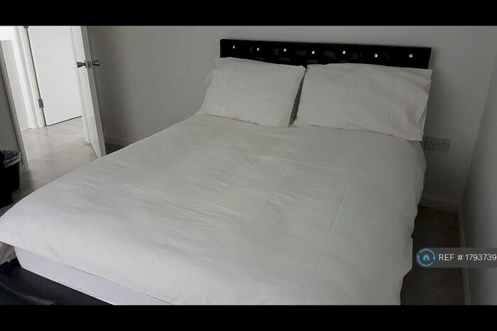 6 Bedroom Terraced House To Rent In Bradshaw Cottages, London, E14