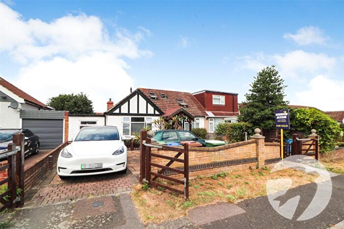 4 Bedroom Bungalow For Sale In Oakdene Avenue, Northumberland Heath, DA8
