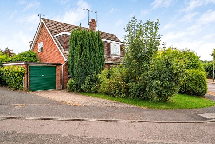 3 Bedroom Semi-detached House For Sale In Riverdale, Wrecclesham, Farnham, Surrey, GU10