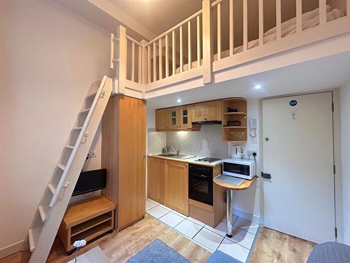Studio To Rent In Fairholme Road, West Kensington, W14
