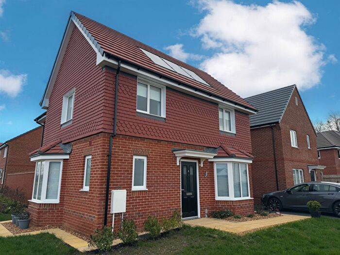 3 Bedroom Detached House For Sale In Bodenham Lane, Salisbury, SP2