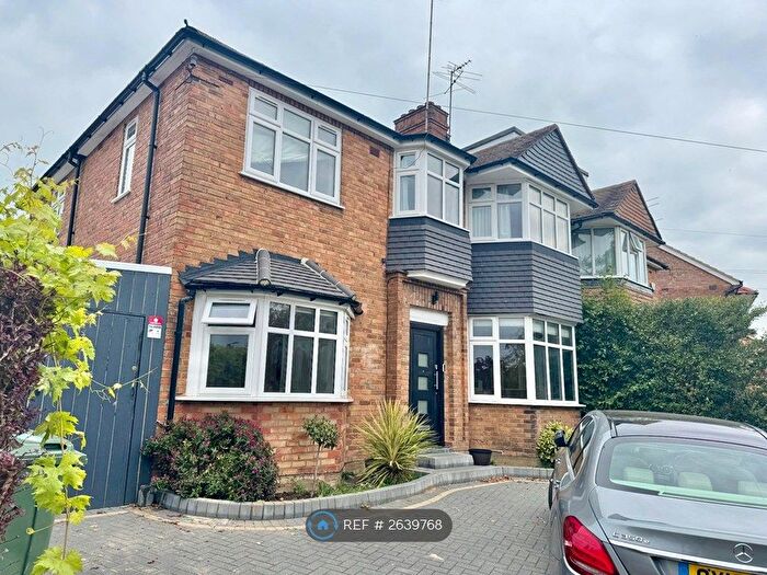 5 Bedroom Semi-Detached House To Rent In Walmington Fold, London, N12