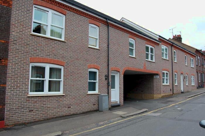 1 Bedroom Flat To Rent In Hartley Crt, Hightown, Luton, LU2