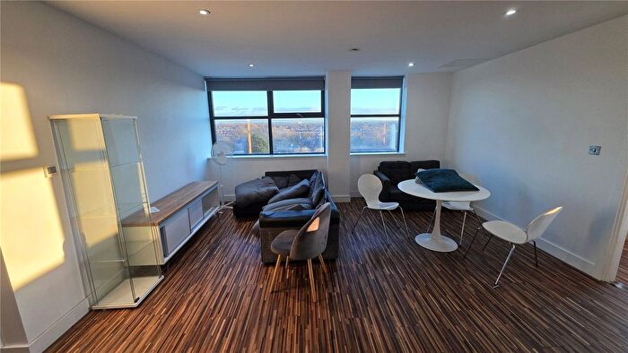 3 Bedroom Flat For Sale In Westpoint, Chester Road, Manchester, M16