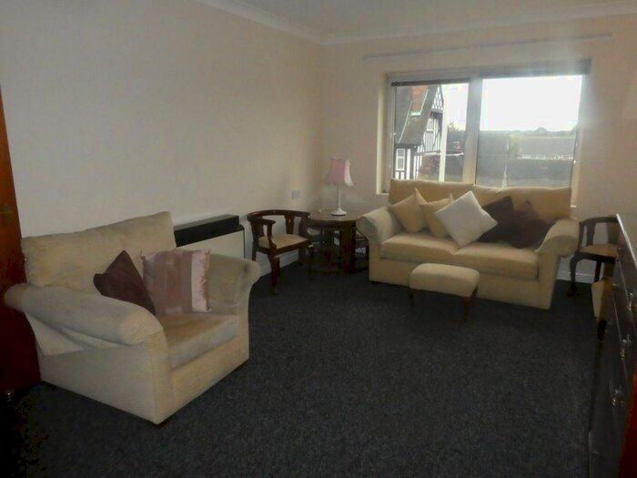 1 Bedroom Flat To Rent In Beehive Lane, Ilford, IG4