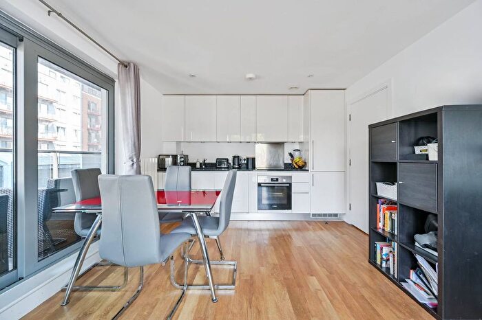 2 Bedroom Flat For Sale In West Carriage House, Woolwich Riverside, London, SE18