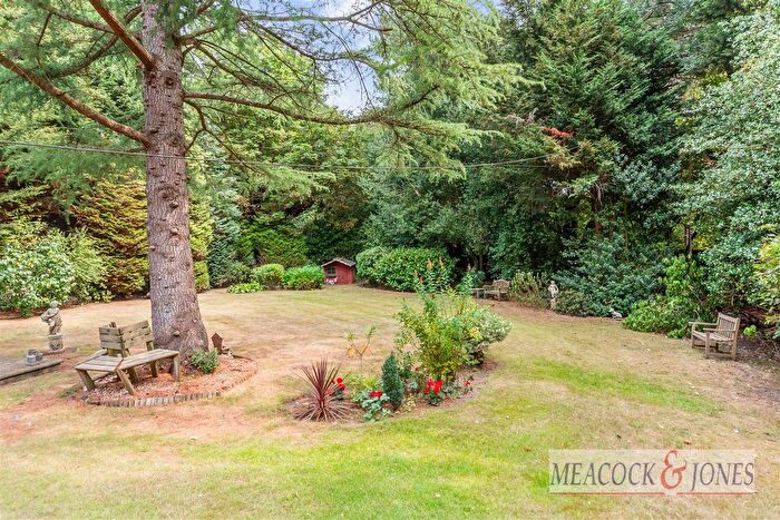 5 Bedroom Detached House For Sale In Frog Street, Kelvedon Hatch, Brentwood, CM15