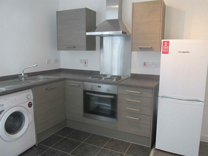 2 Bedroom Flat To Rent In Lombard Street West, West Bromwich, B70