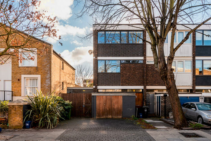 4 Bedroom End Of Terrace House To Rent In Albion Drive, London Fields, E8
