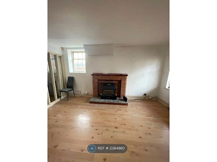 4 Bedroom Semi-Detached House To Rent In Watling Street West, Towcester, NN12