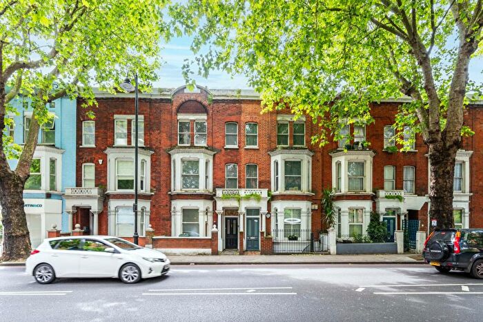 2 Bedroom Maisonette To Rent In Cremorne Road, Chelsea, London, SW10