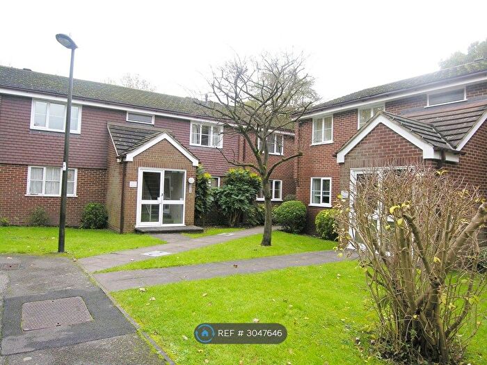 1 Bedroom Flat To Rent In Gladbeck Way, Enfield, EN2