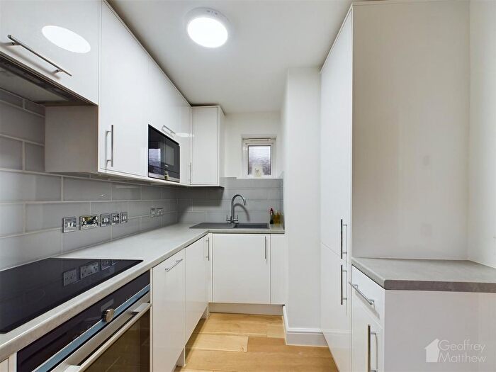 1 Bedroom Flat For Sale In Mulberry Green, Harlow, CM17