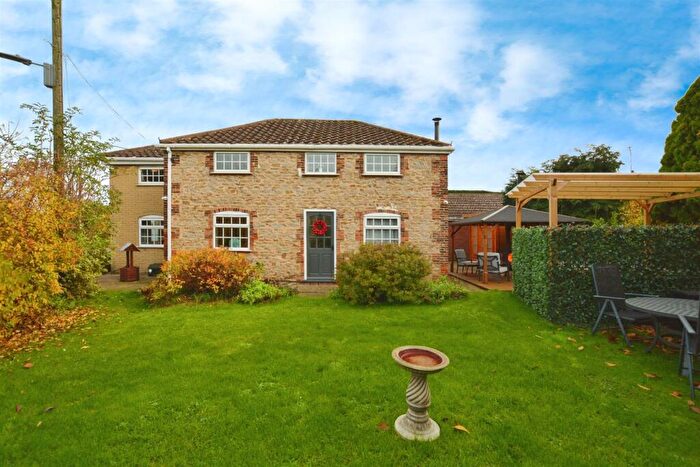 3 Bedroom Detached House For Sale In Coleby, DN15