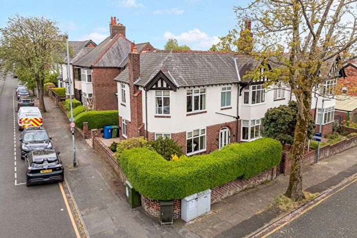 3 Bedroom Semi-Detached House For Sale In Trafalgar Road, Wigan, WN1