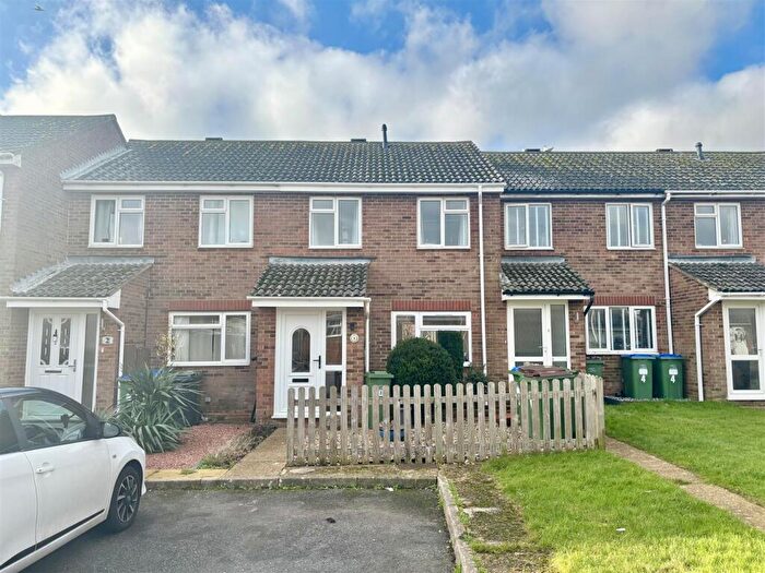 2 Bedroom Terraced House For Sale In Downs View, Peacehaven, BN10