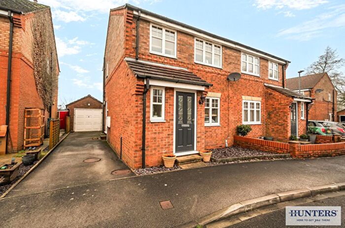3 Bedroom Semi Detached House For Sale In Hall Park, Barlby, Selby, YO8