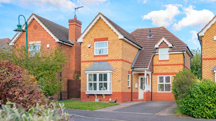 3 Bedroom Detached House For Sale In Willow Holt, Hampton Hargate, Peterborough, PE7